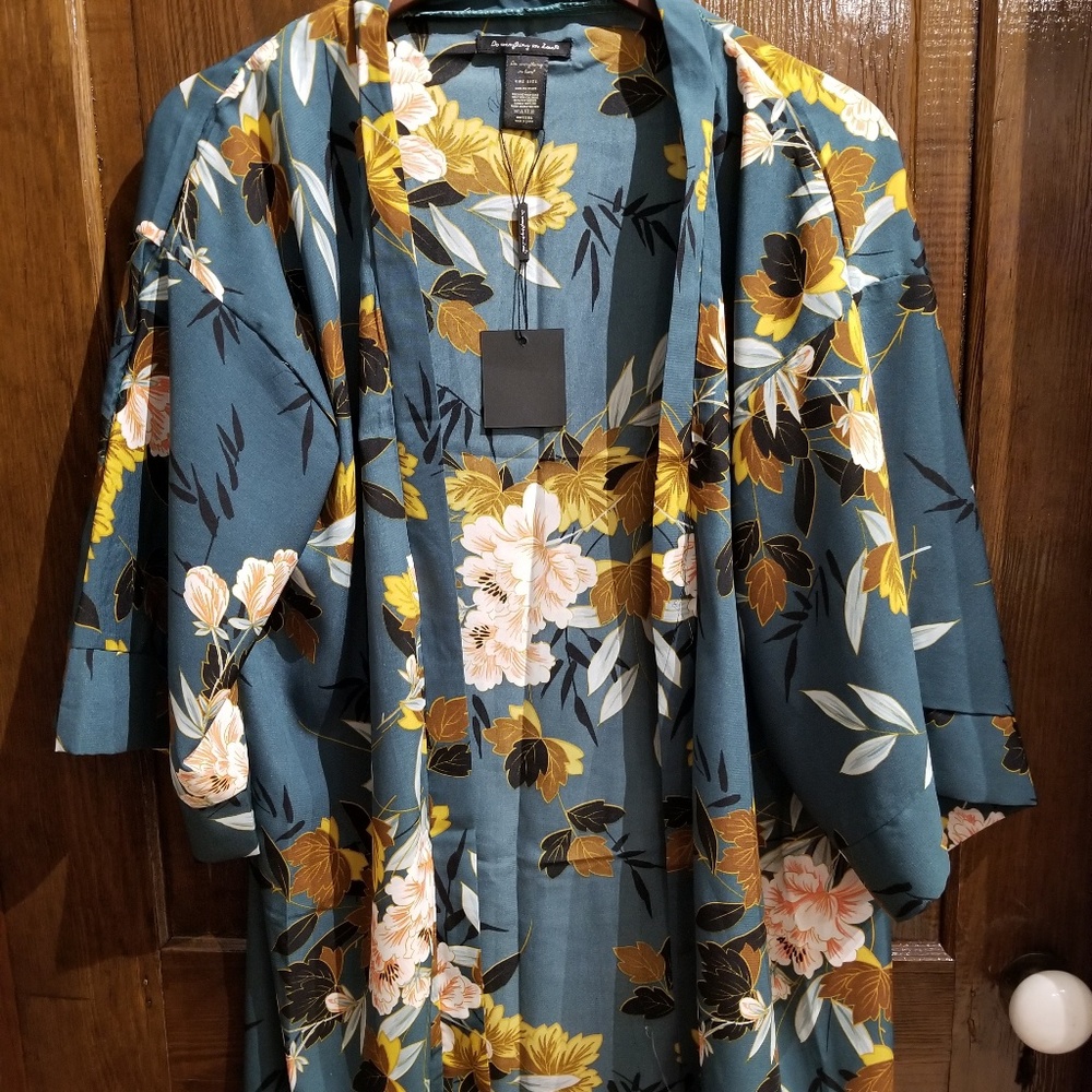 Oriental floral print kimono